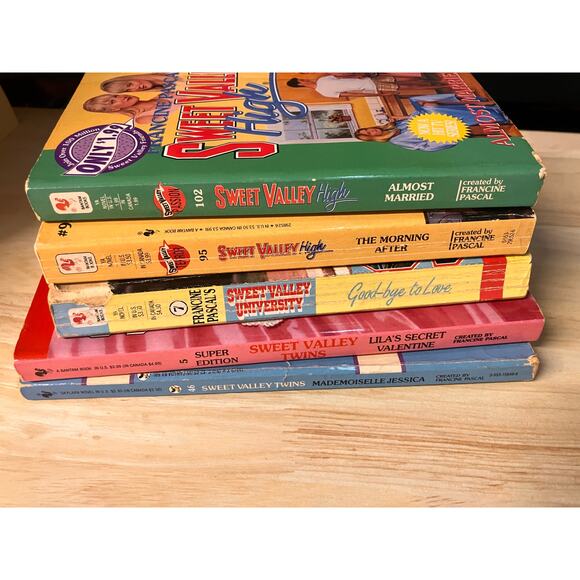 Sweet Valley Twins Book Lot: University, High School, Paperback Vintage - Picture 4 of 6
